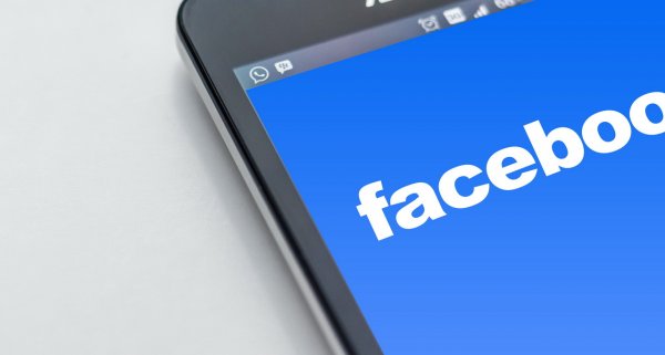 Пользователи жалуются на сбои в работе Facebook